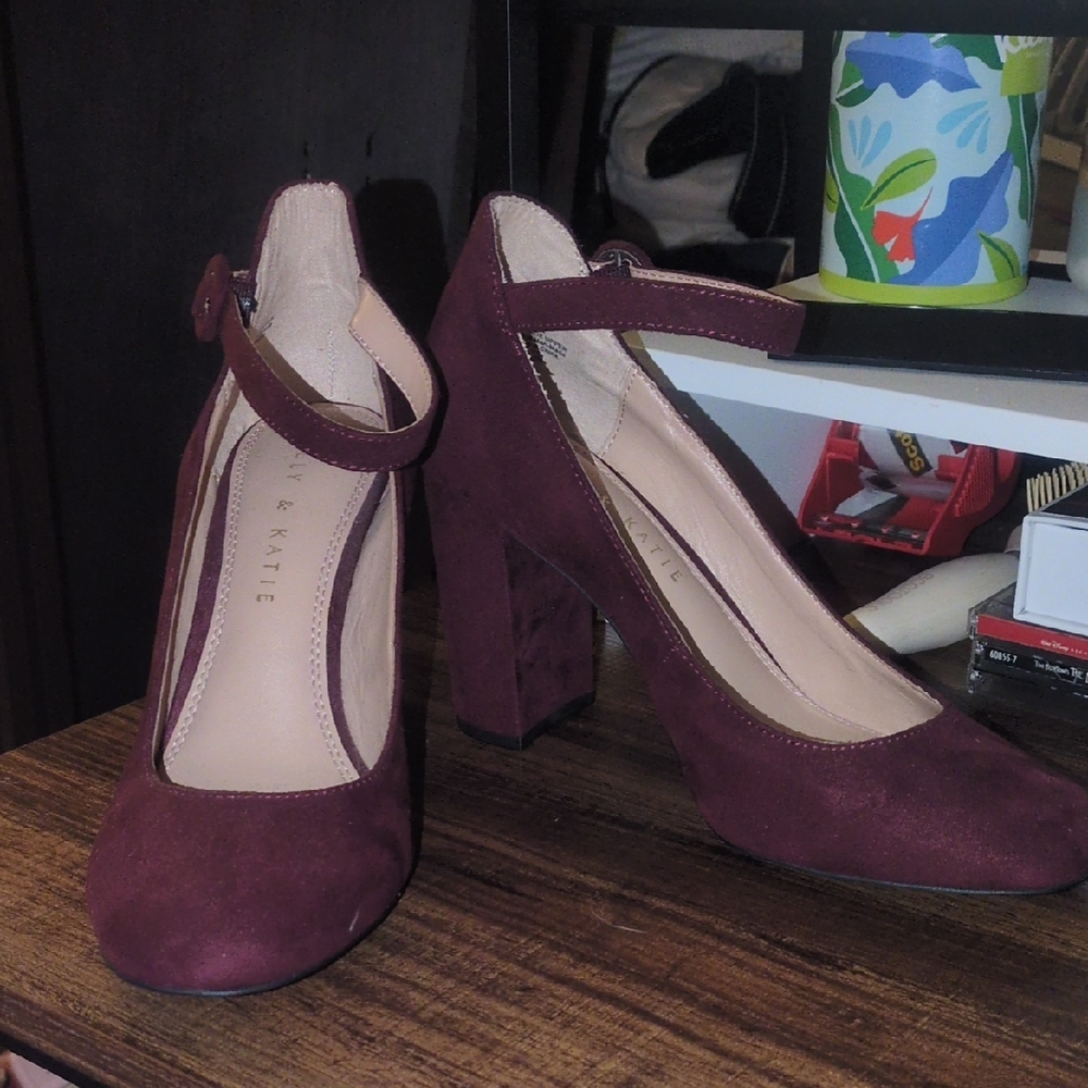Kelly & Katie Plum Block Heel Pumps With Ankle Strap Size 7.5